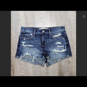 Abercrombie mid-high waisted shorts. Adorable